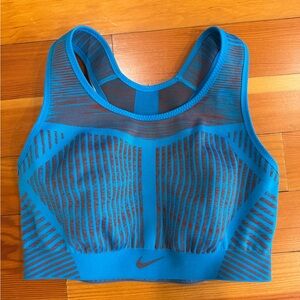 Nike Women’s Bright Blue Patterned Seamless Sports Bra